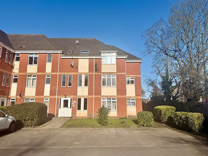 2 Bedroom Flat To Rent In Chartwell Court, Pocklington, York, YO42