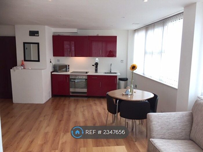 2 Bedroom Flat To Rent In Keswick House, Leicester, LE1