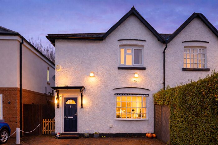 3 Bedroom Semi Detached House For Sale In Shadwell Lane, Shadwell, LS17