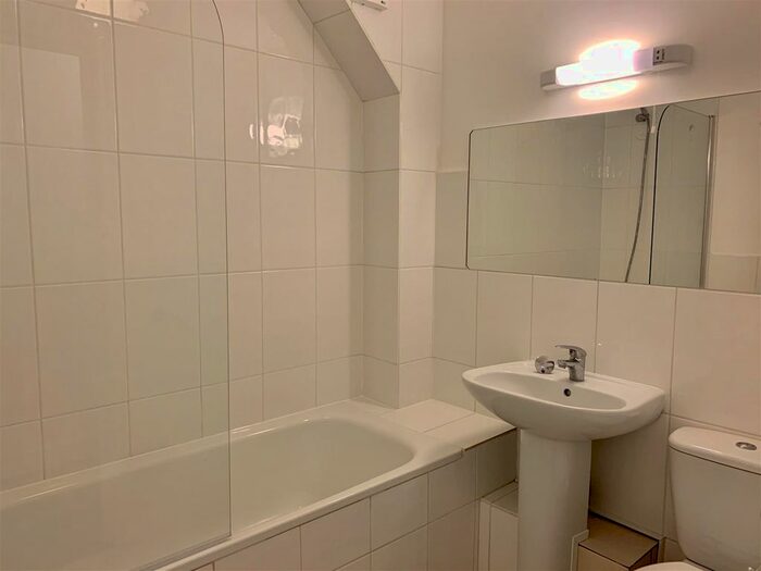 1 Bedroom Flat To Rent In Greyhound Road, Hammersmith, W6