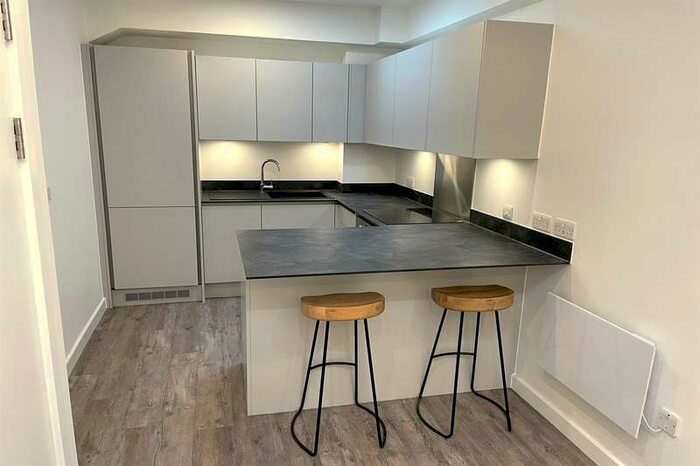 1 Bedroom Apartment To Rent In 1 Bedroom Apartment 2nd Floor In Staines-upon-thames, TW18
