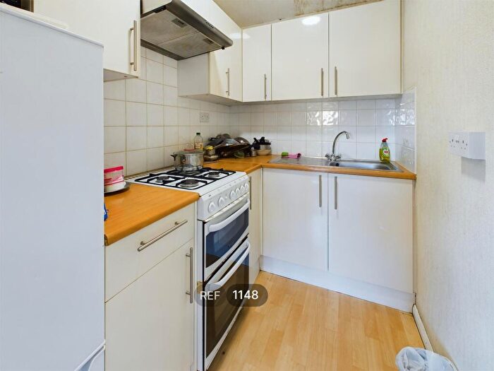 1 Bedroom Apartment To Rent In Pearson Park, HU5