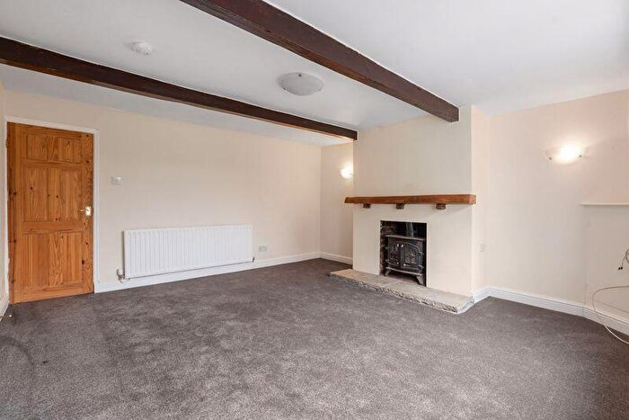 2 Bedroom Cottage To Rent In Plodder Lane, Bolton ** Available Now**, BL5