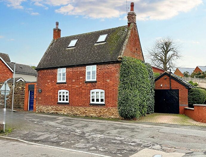 3 Bedroom Detached House For Sale In Church Street, Crick, NN6