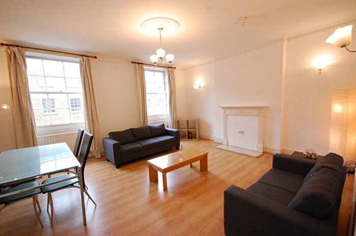 3 Bedroom Flat To Rent In York Street, London, W1H