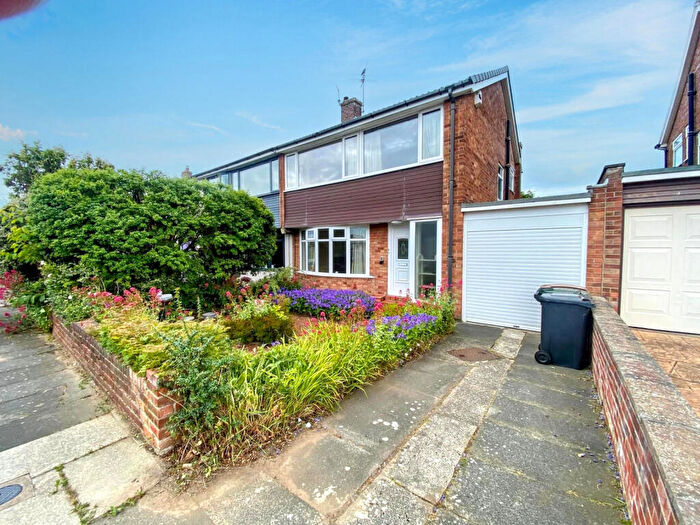 3 Bedroom Semi-Detached House For Sale In Highcross Road, Marden Estate, North Shields, Tyne And Wear, NE30