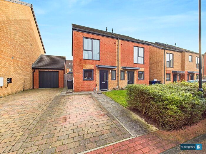 2 Bedroom Semi Detached House For Sale In Winscar Road, Doncaster, South Yorkshire, DN4