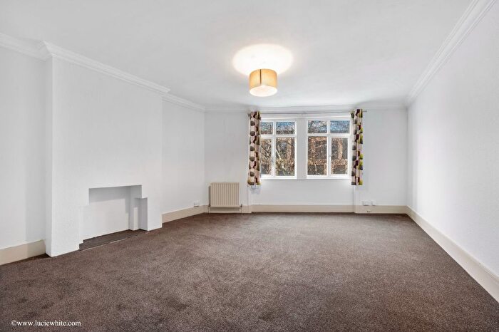 3 Bedroom Flat To Rent In Coombe Road, Norbiton, Kingston Upon Thames, KT2