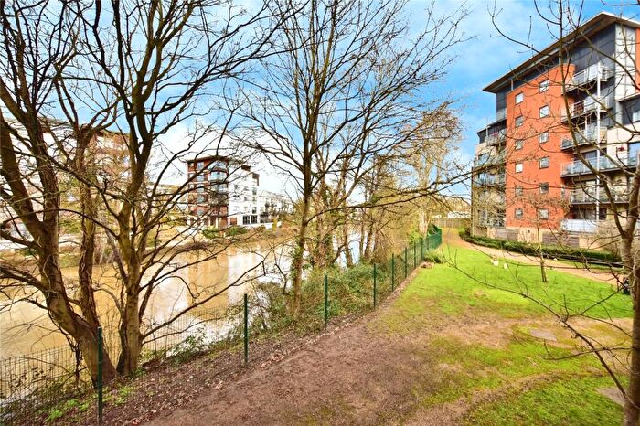 2 Bedroom Flat For Sale In Hughenden Reach, Tovil, Maidstone, Kent, ME15