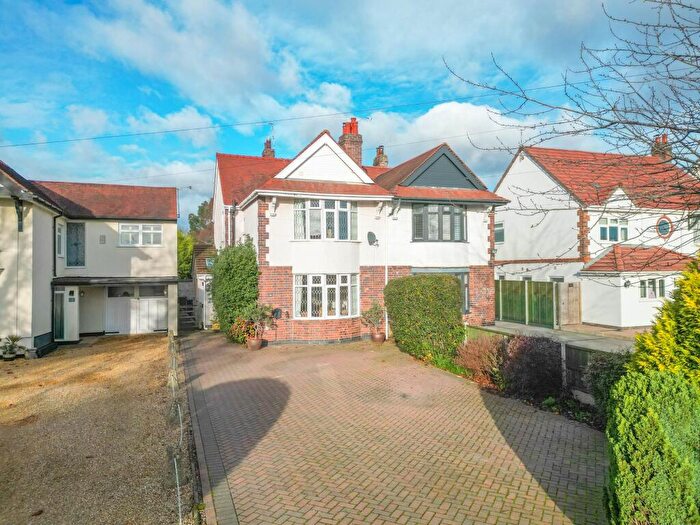 3 Bedroom Semi Detached House For Sale In Hinckley Road, Nuneaton, CV11