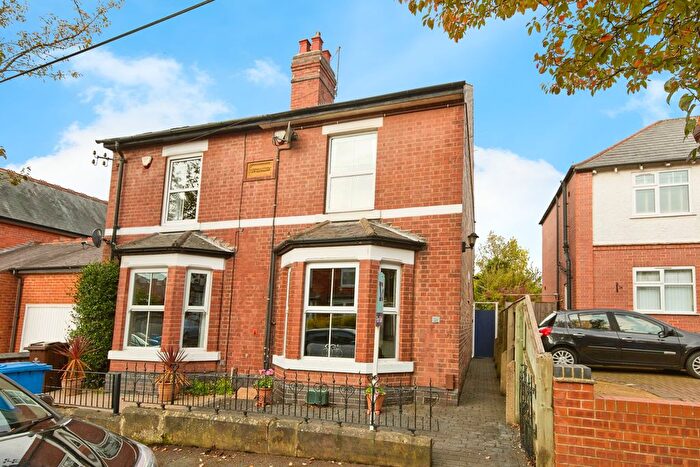 3 Bedroom Semi-detached House For Sale In Wade Avenue, Derby, DE23