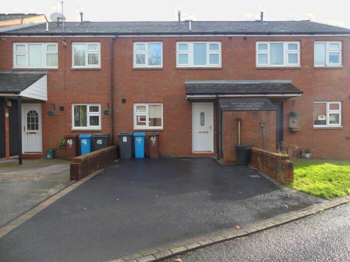 3 Bedroom Mews To Rent In Gawsworth Close, Shaw, Oldham, OL2