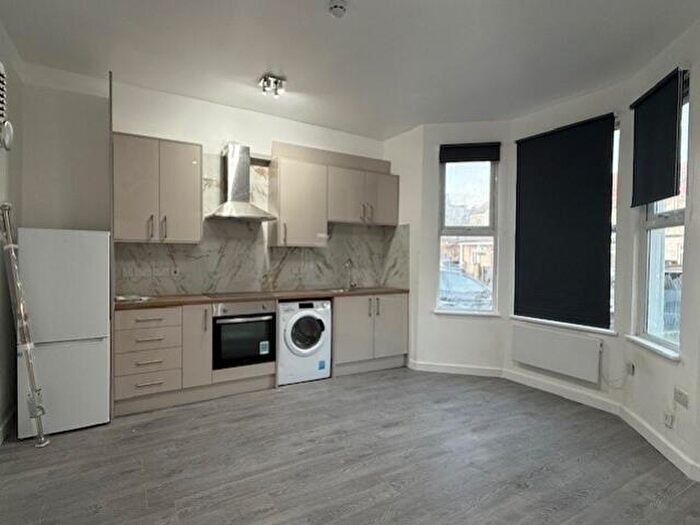 1 Bedroom Flat To Rent In Eastcote Road, Harrow, Middlesex, HA2