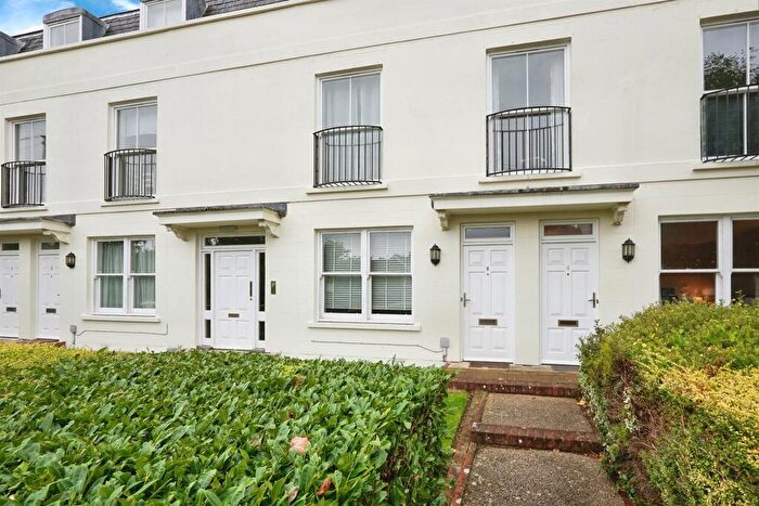 1 Bedroom Apartment For Sale In Westerly Mews, Canterbury, CT2