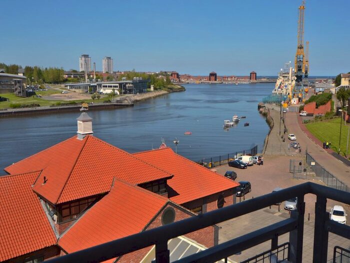 2 Bedroom Flat To Rent In River View, Tyne And Wear, Low Street, Sunderland, SR1