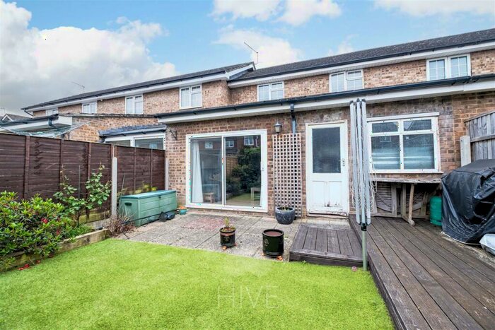 3 Bedroom Terraced House For Sale In Heather Close, Throop, Bournemouth, BH8