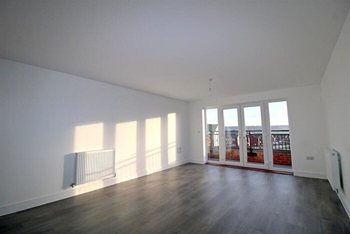 2 Bedroom Flat For Sale In Newlands Place, Seaford, BN25