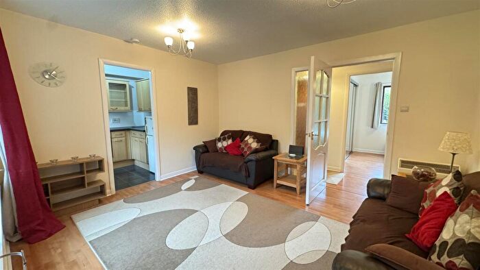 2 Bedroom Detached House To Rent In , Shieldhall Gardens Glasgow, G51