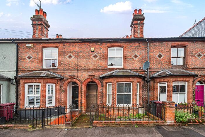2 Bedroom Terraced House To Rent In Elgar Road, Reading, RG2