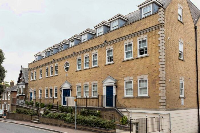 2 Bedroom Flat To Rent In Knight Court, Crown Street, Brentwood, CM14