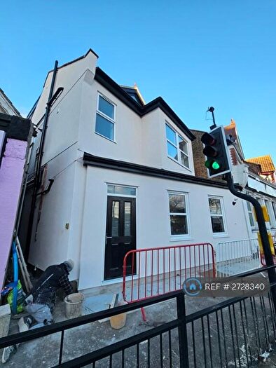 2 Bedroom Flat To Rent In London Road, Westcliff-On-Sea, SS0