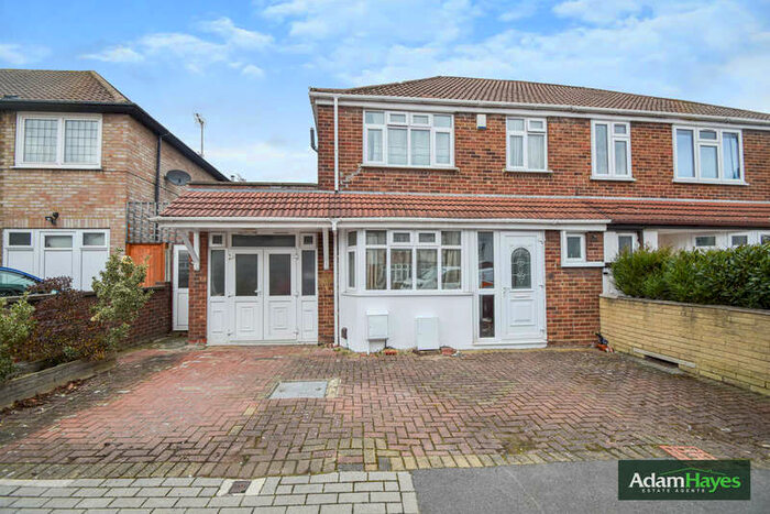 3 Bedroom Semi-Detached House To Rent In Granville Road, North Finchley, N12