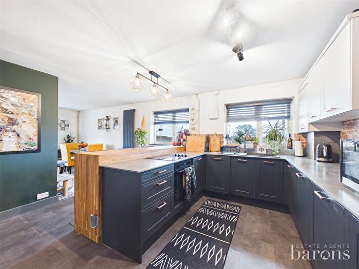 3 Bedroom Maisonette For Sale In Claythorpe Road, Basingstoke, Hampshire, RG22
