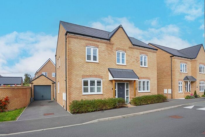 4 Bedroom Detached House For Sale In Holloway Lane, Minster Lovell, OX29