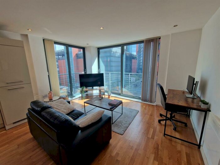 2 Bedroom Apartment To Rent In Pearl House, Lower Ormond Street, Manchester, M1