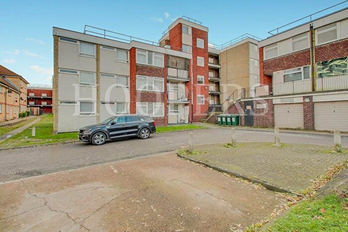 2 Bedroom Flat For Sale In Ainsworth Close, London, NW2