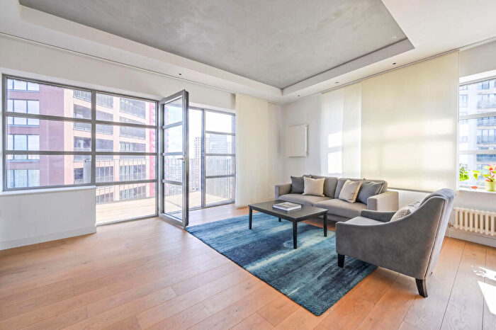 2 Bedroom Flat For Sale In Kent Building, , Tower Hamlets, London, E14