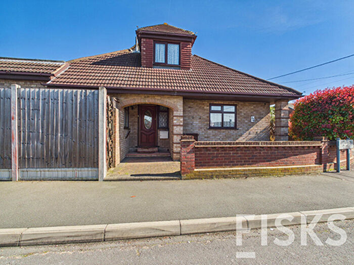 3 Bedroom Chalet For Sale In Eversley Road, Benfleet, SS7