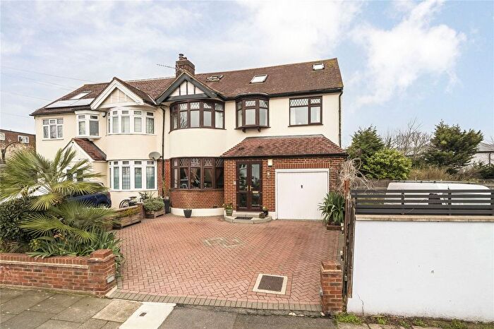 5 Bedroom Semi Detached House For Sale In Senlac Road, London, SE12