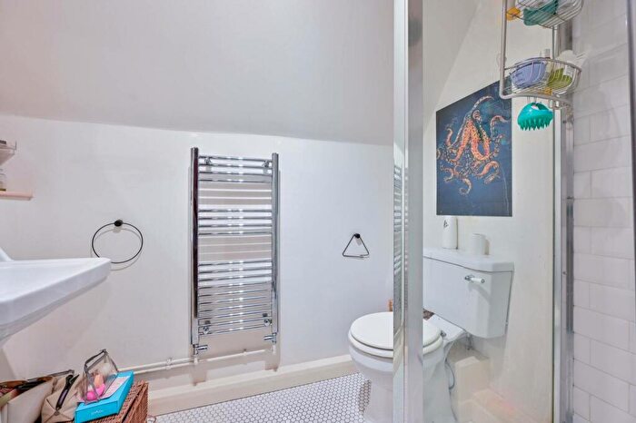 2 Bedroom Flat For Sale In Goldwell House, East Dulwich, London, SE22
