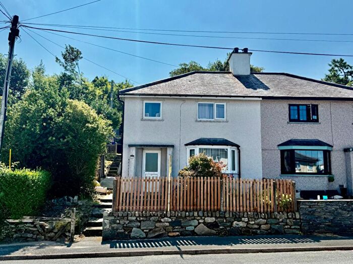 3 Bedroom Semi-Detached House For Sale In Ffordd Y Felin, Dolgellau, LL40