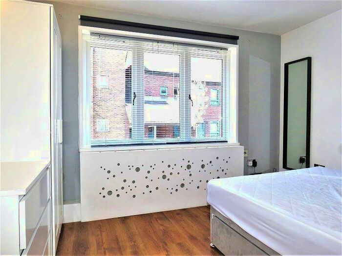 3 Bedroom Flat To Rent In Brick Lane, London, E1