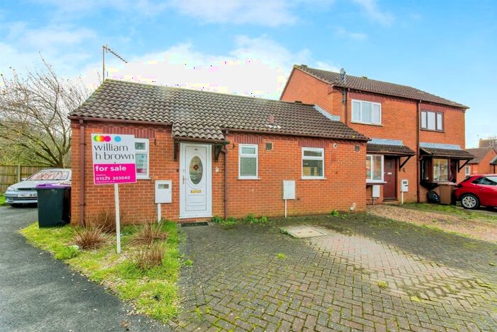 2 Bedroom Semi Detached Bungalow For Sale In Summerfield Drive, Sleaford, NG34