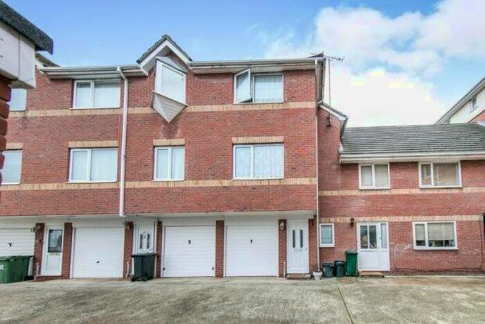 2 Bedroom Town House To Rent In Church Crescent, Clacton-On-Sea, CO15