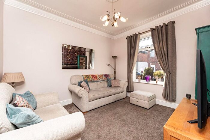 3 Bedroom Semi-Detached House For Sale In Queen Street, Castleford, WF10