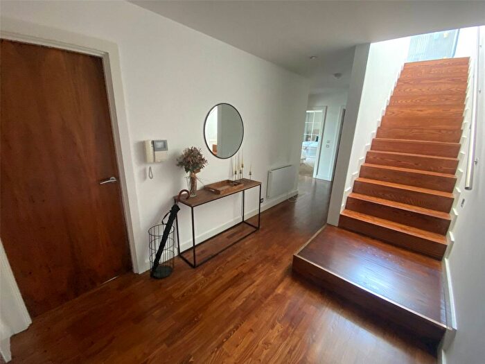 3 Bedroom Flat To Rent In Deansgate, Manchester, Greater Manchester, M3