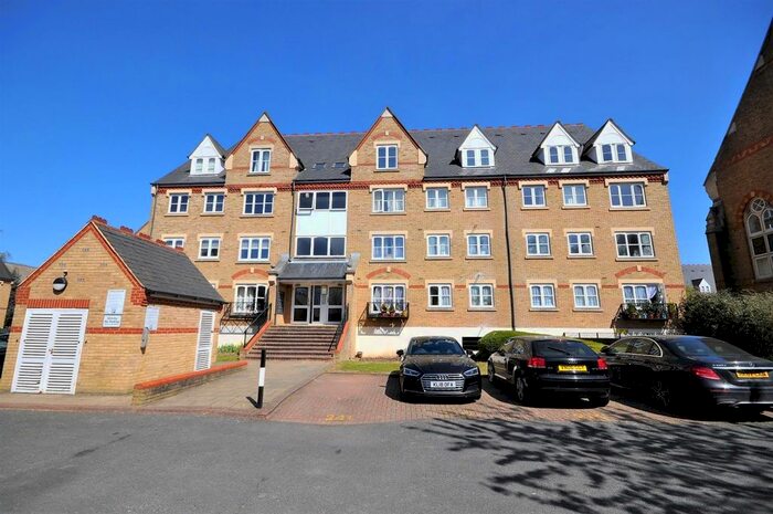 2 Bedroom Flat To Rent In Westminster House, Hallam Close, Watford, WD24