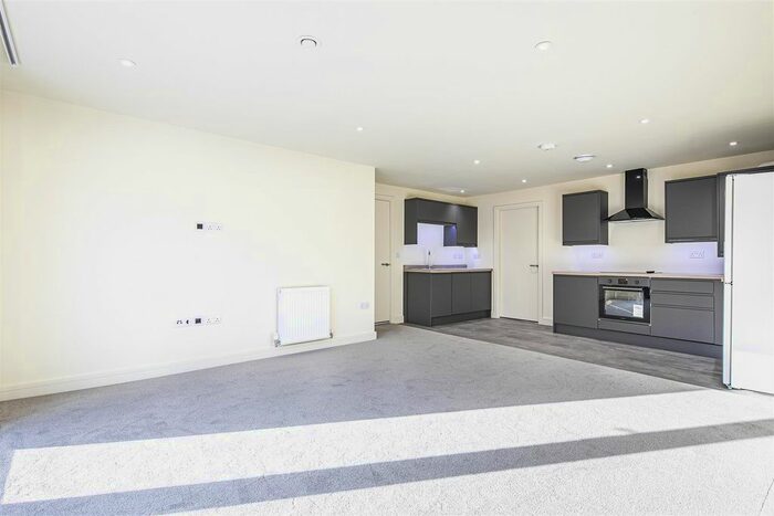 2 Bedroom Flat To Rent In Bank Apartments, Abbeydale, Sheffield, S7