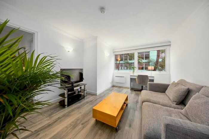 2 Bedroom Flat To Rent In King Regent's Place, Fitzroy Street, London, W1T
