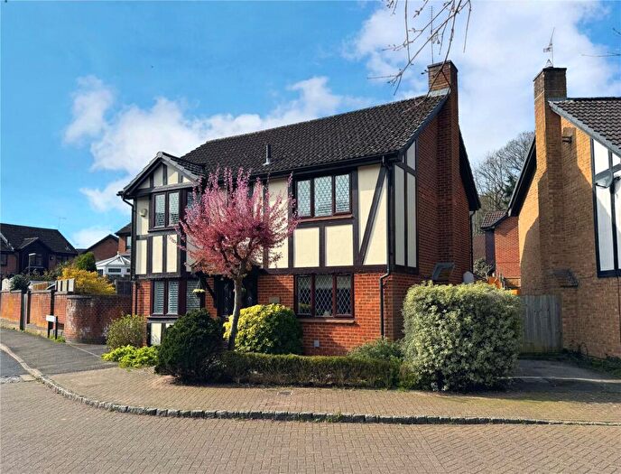 4 Bedroom Detached House For Sale In Waggoners Hollow, Bagshot, Surrey, GU19