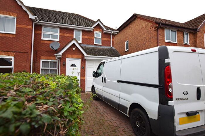 3 Bedroom Semi-Detached House To Rent In Whinfell Close, Huntingdon, PE29
