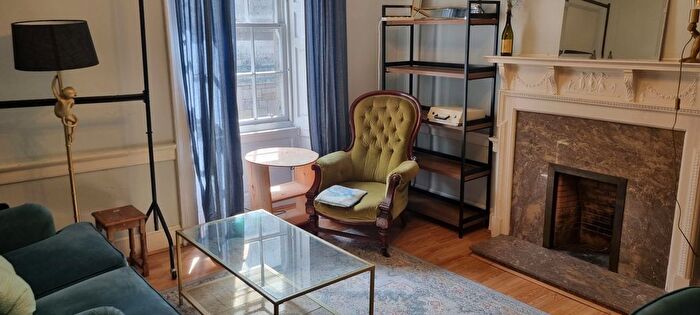 1 Bedroom Flat To Rent In Thistle Street, New Town, Edinburgh, EH2