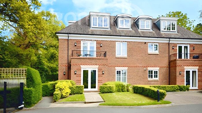 2 Bedroom Flat To Rent In London Road, Ascot, SL5