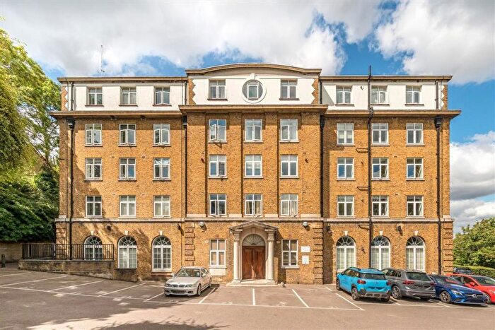 3 Bedroom Flat To Rent In Vanbrugh Hill, Blackheath, SE3