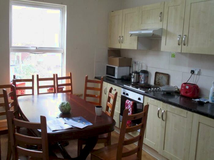 9 Bedroom Terraced House To Rent In Cardigan Road, LS6