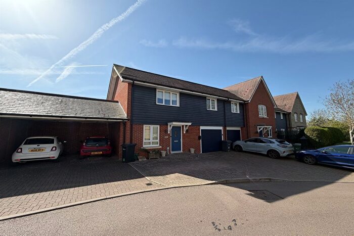 3 Bedroom Link Detached House For Sale In Old Challis Rise, Rayne, Braintree, CM77